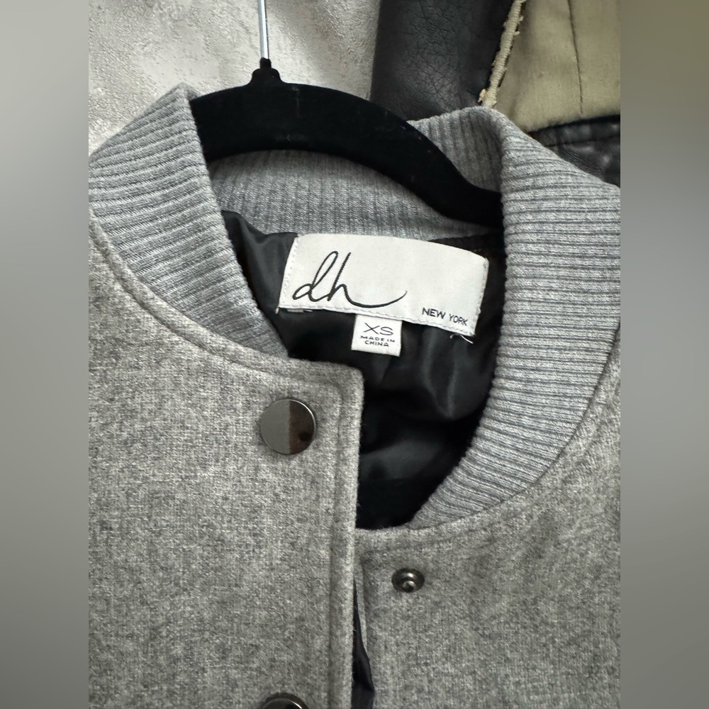 Gray Ruffle Sleeve Bomber Jacket - Picture 2 of 6